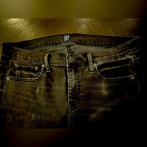 GAP Classic Straight Leg Jeans - Black Wash - Size 32R - EUC - Picture 2 of 4